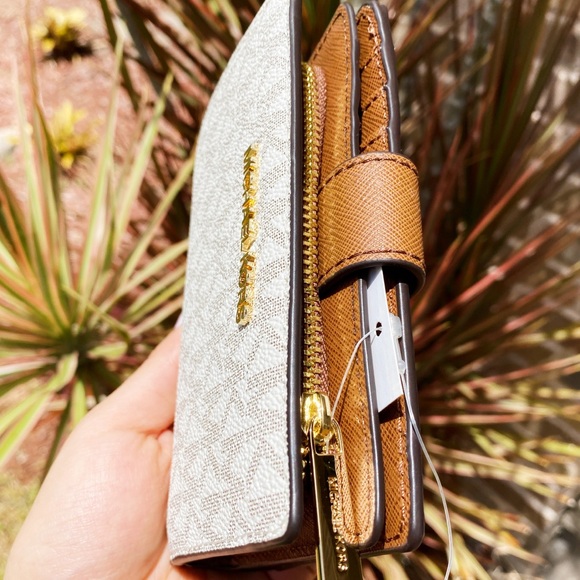 Michael Kors Bifold Wallet MK Coin Pouch Vanilla - Picture 2 of 8
